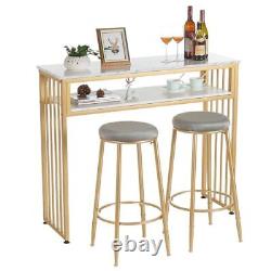 Table de bar en or, tables de pub hautes pour la cuisine, table à manger moderne avec plateau en or.